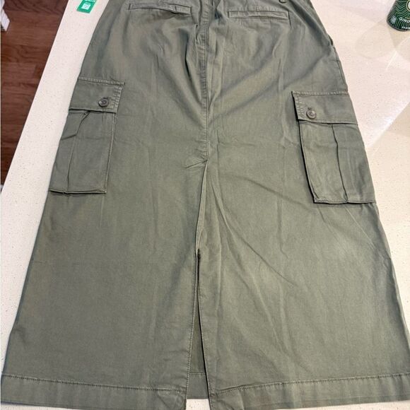 GAP woman’s Green Cargo Skirt NWT - Picture 2 of 6